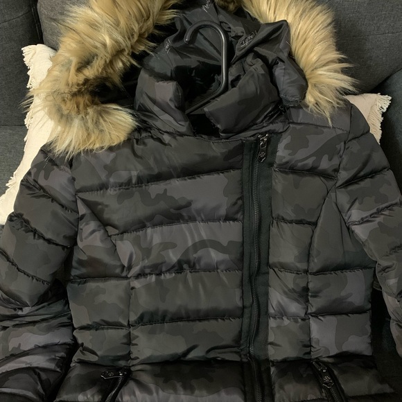 Coat - Picture 2 of 6